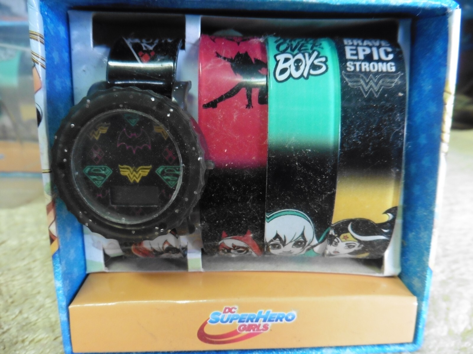 NEW Rare DC COMICS watch 4 wristbands Superhero girls 030506428558 DCG3004JC