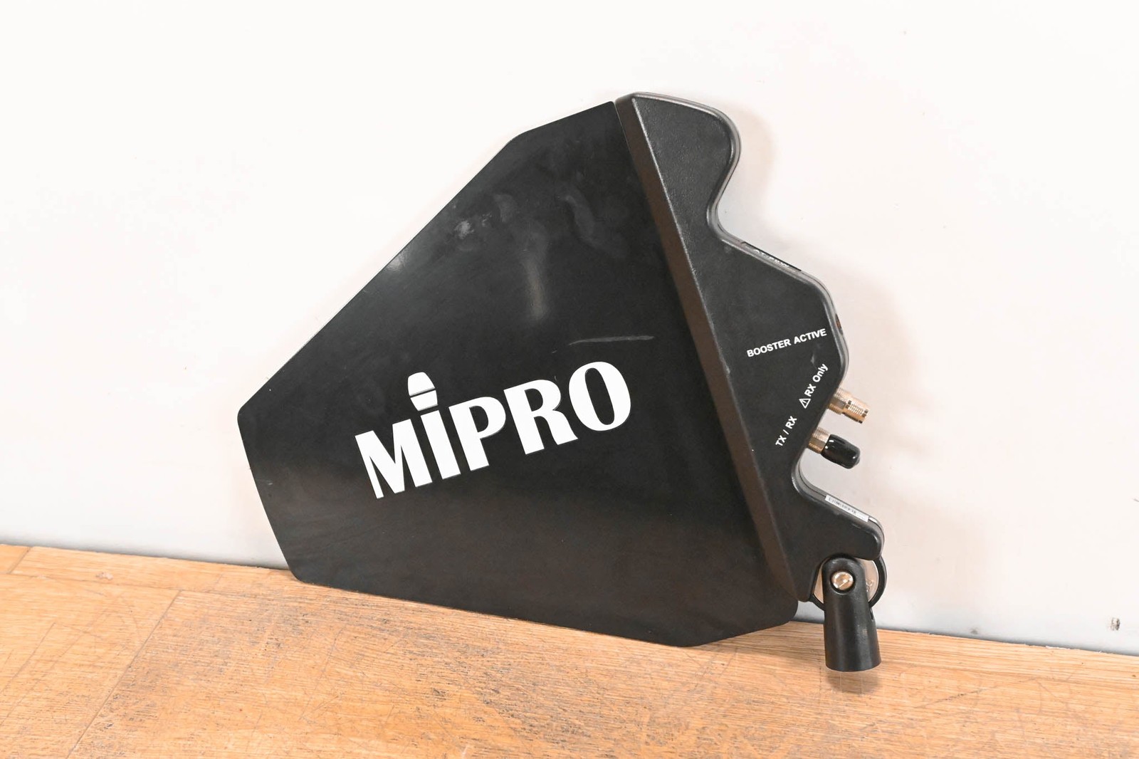 Mipro AT-90W UHF Wideband Multi-function Directional Log Antenna CG01UFK