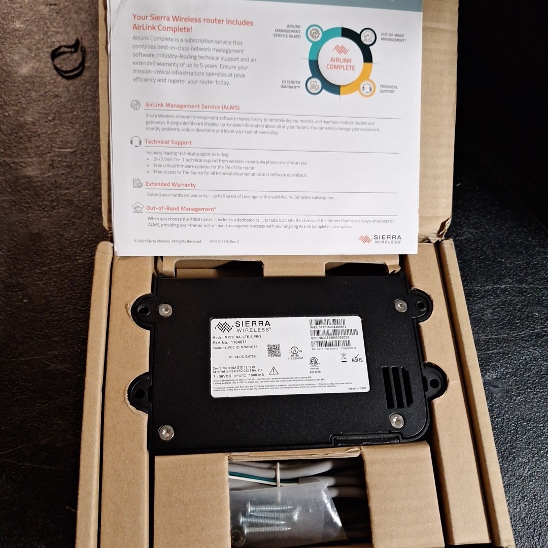 NEW Sierra Wireless AirLink MP70 LTE-Advanced Pro w/WI-Fi Rugged Router 1104073