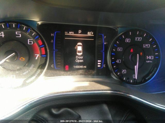 200       2015 Glove Box 4729175