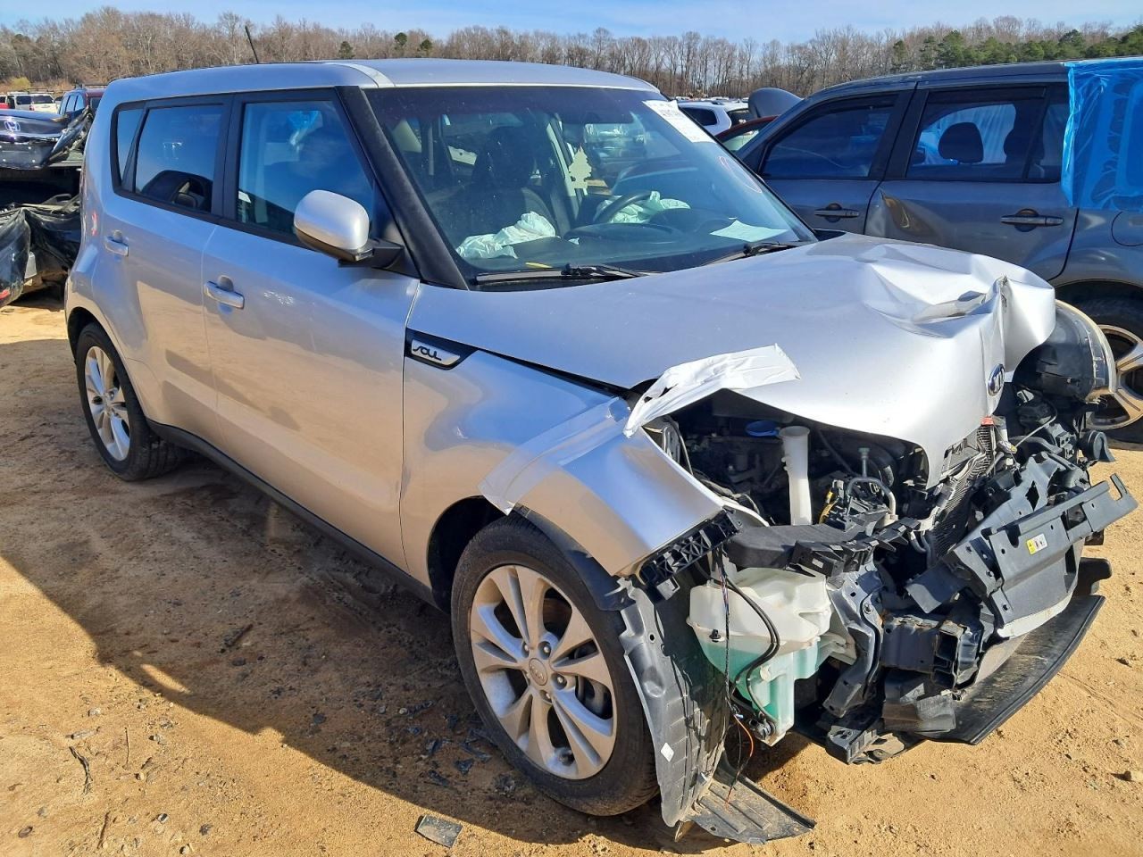 SOUL      2016 Glove Box 4884649