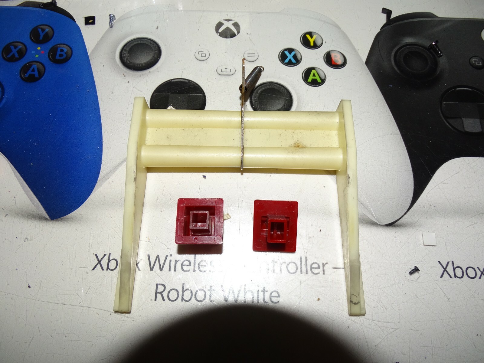 Nintendo Japan Famicom Red Buttons w/ White Latch & Spring ONLY-Just OK-READ ALL
