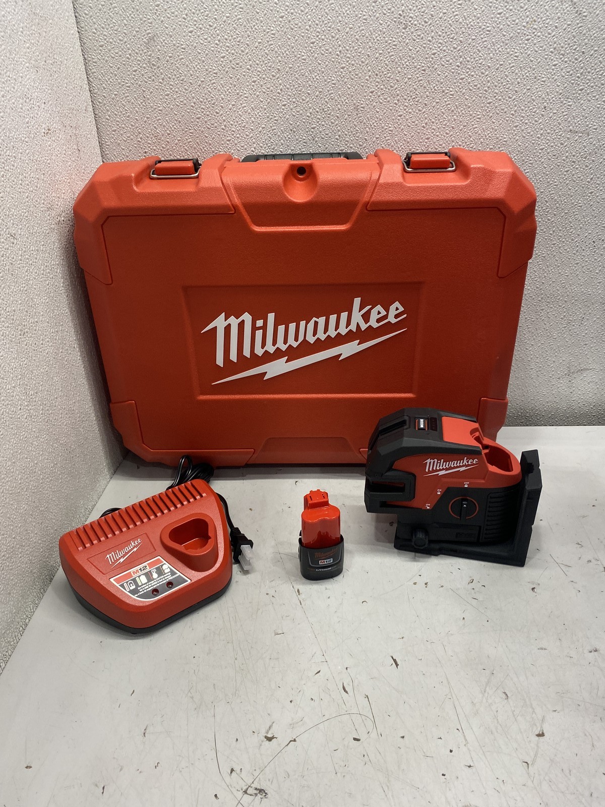 Milwaukee 12V Cordless Cross Line & 4-Point Laser Kit 3624-21