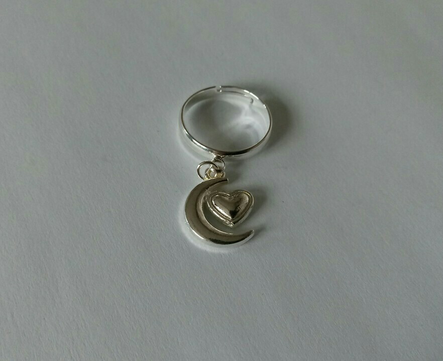 Toe ring  (new and sealed) UK SELLER!