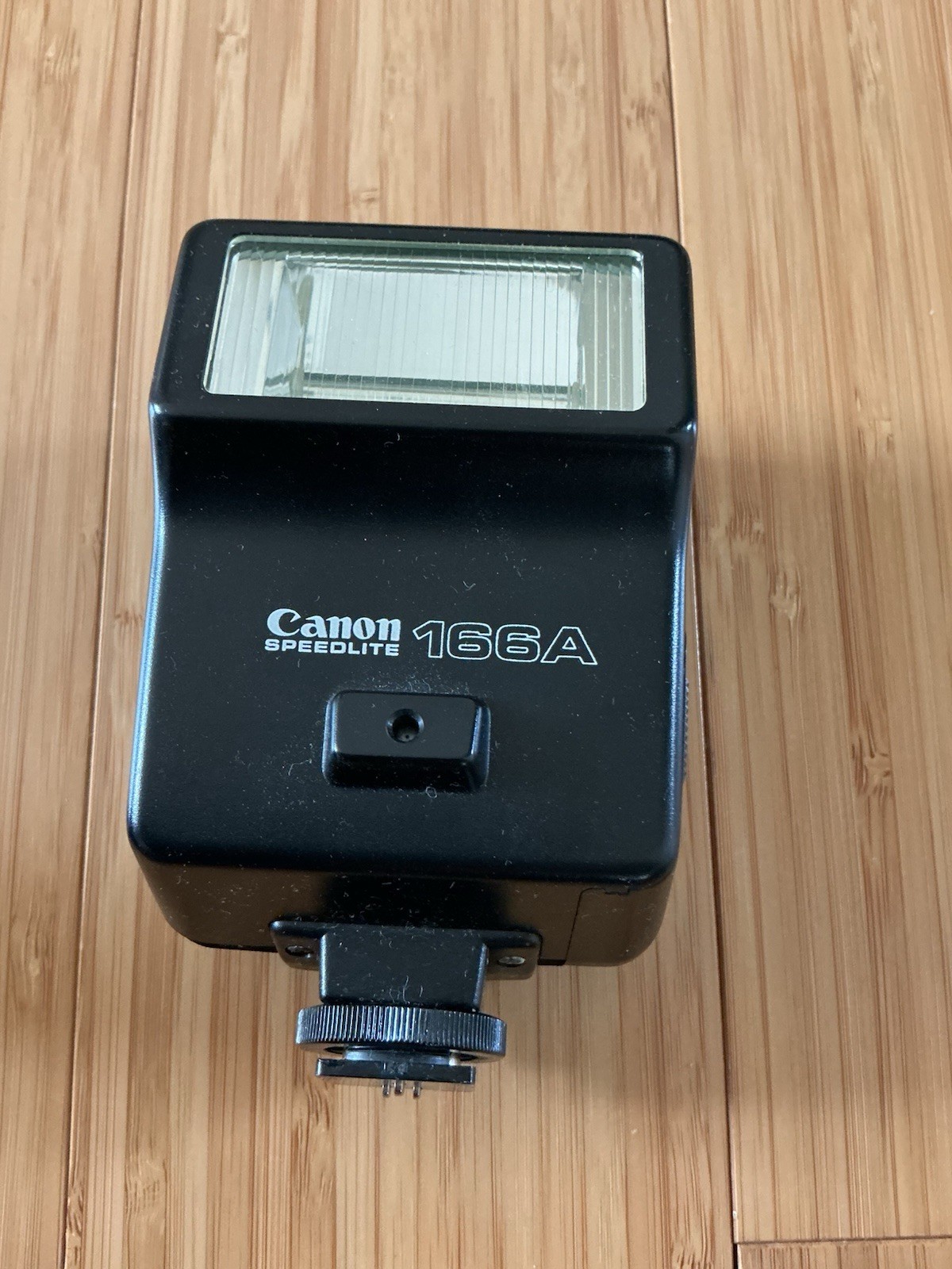 Canon Speedlite 166A Shoe Mount Camera Flash With Case Untested.