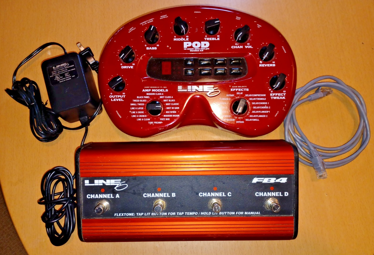LINE 6 POD 2.0 GUITAR MULTI-EFFECTS PROCESSOR WITH FB-4 FOOT PEDAL & ACCESSORIES