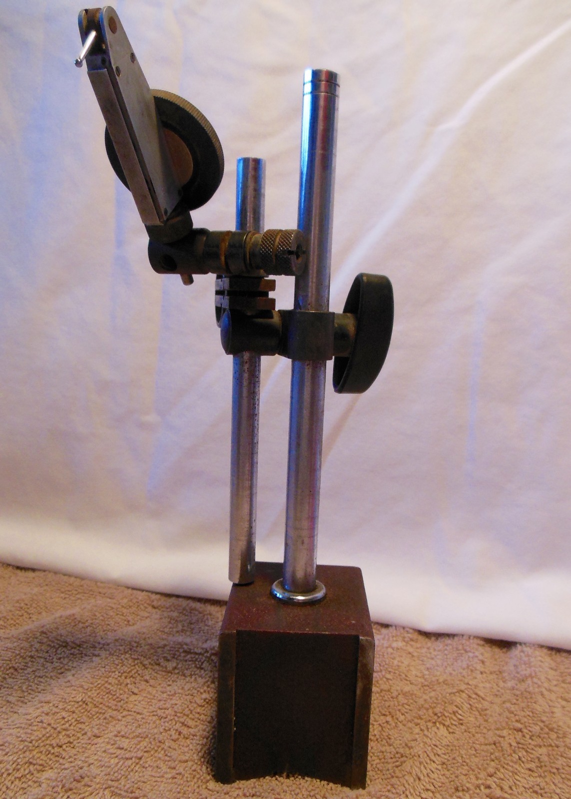 Kanetsu Magnetic Base Dial Test Indicator with Dial