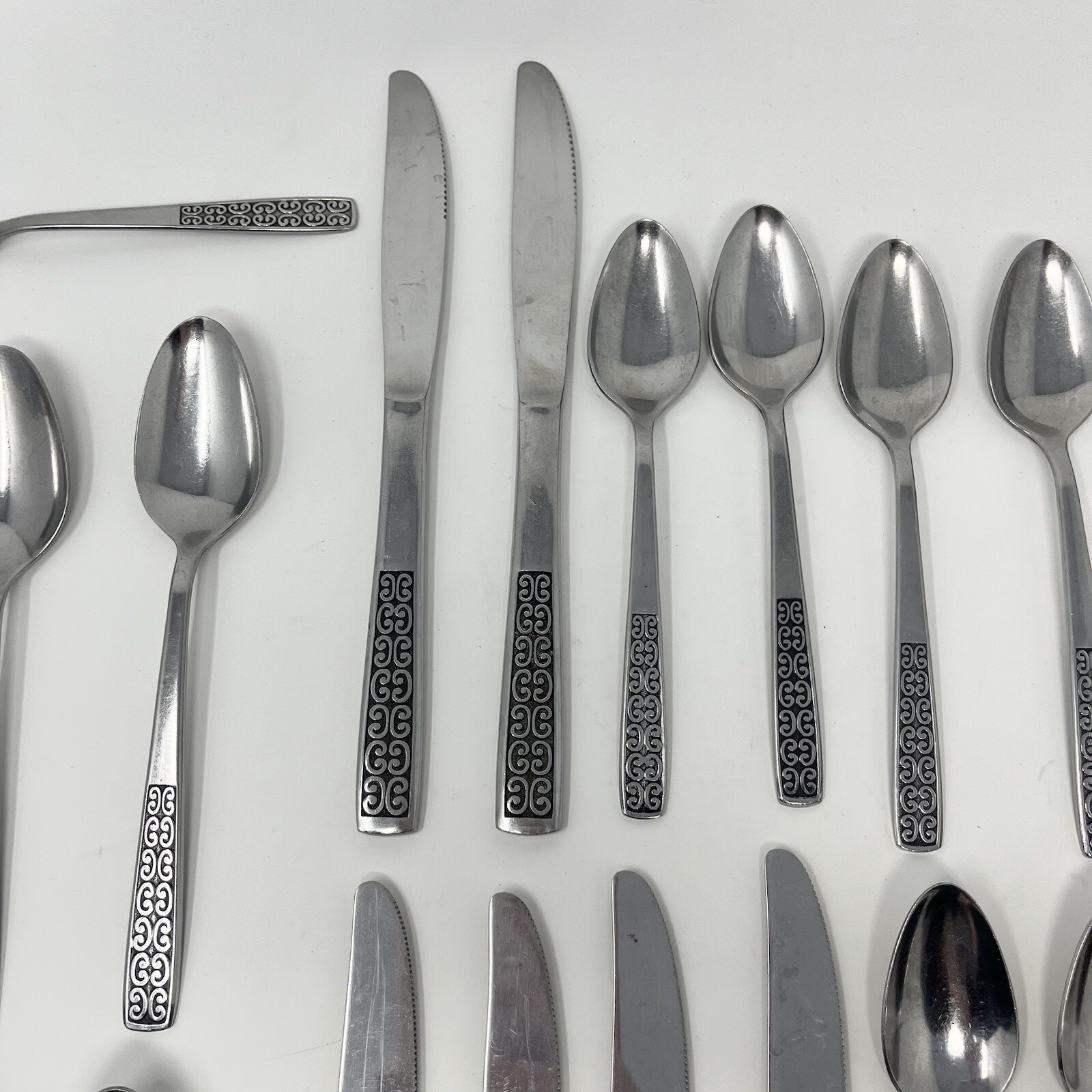 30 PC Stainless "Serenata" Flatware Set by International Silverware Fork Spoon