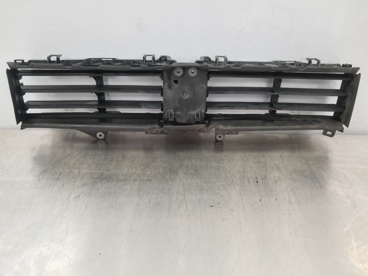 22 BMW M235i 2.0L LOWER SHUTTER OEM