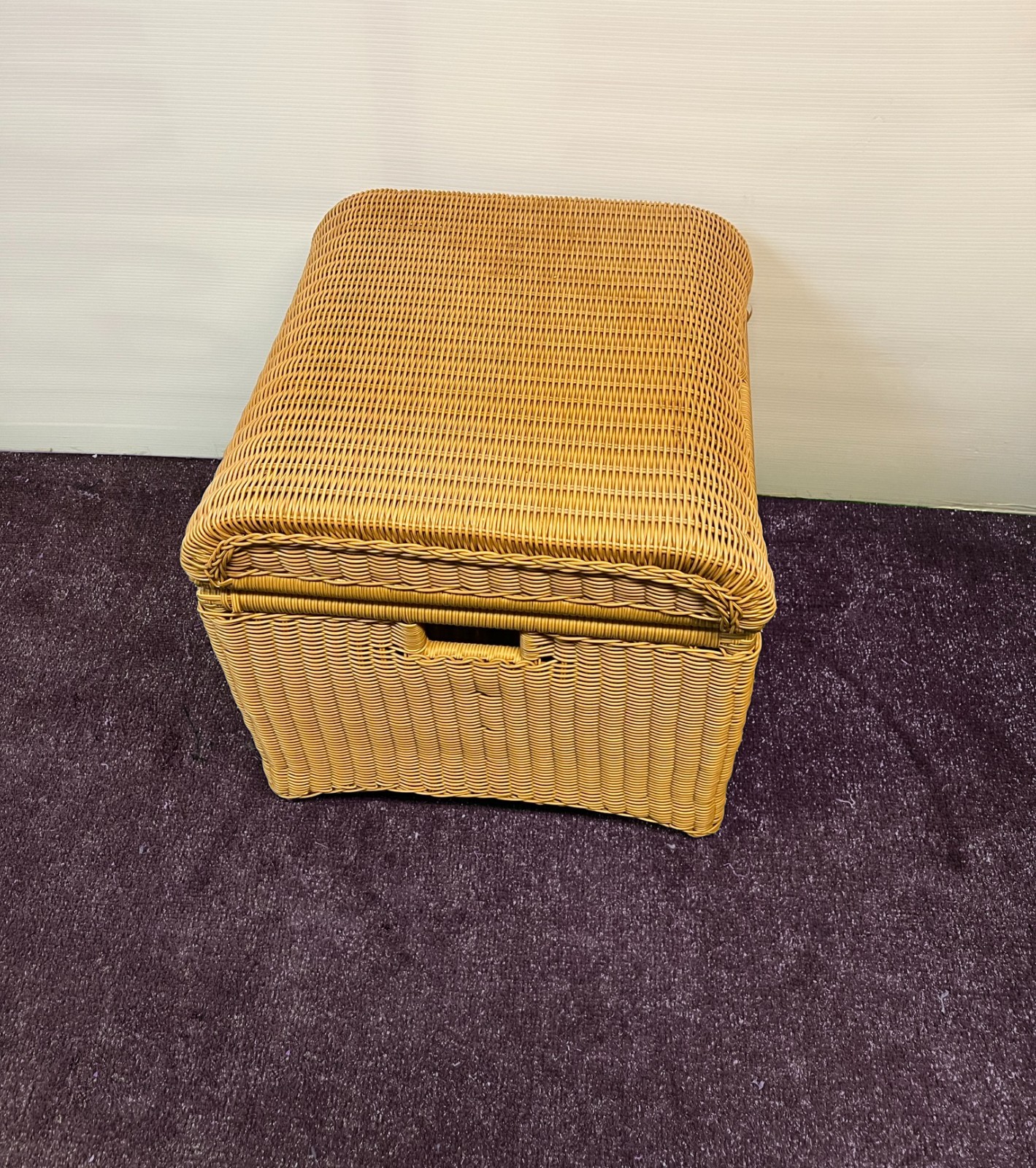Weather-Resistant Wicker Beverage Cooler with Stainless Steel Ice Chest