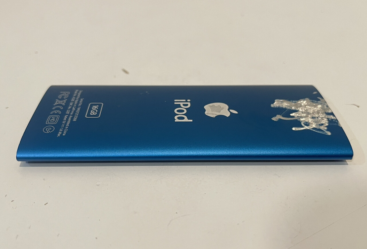 Apple iPod nano 4th Generation Chromatic Blue (16 GB)