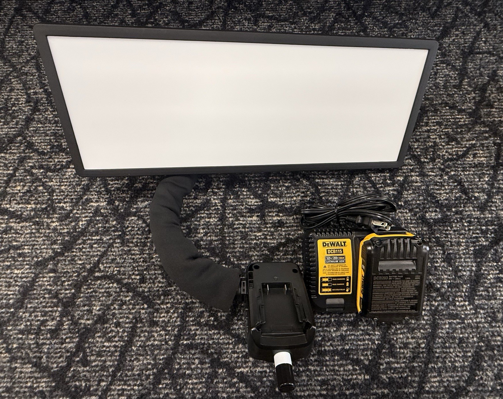 DENTMAGIC PC LED 261 PDR LIGHT ELIMADENT FOR DEWALT BATTERY 20” EXCELLENT !
