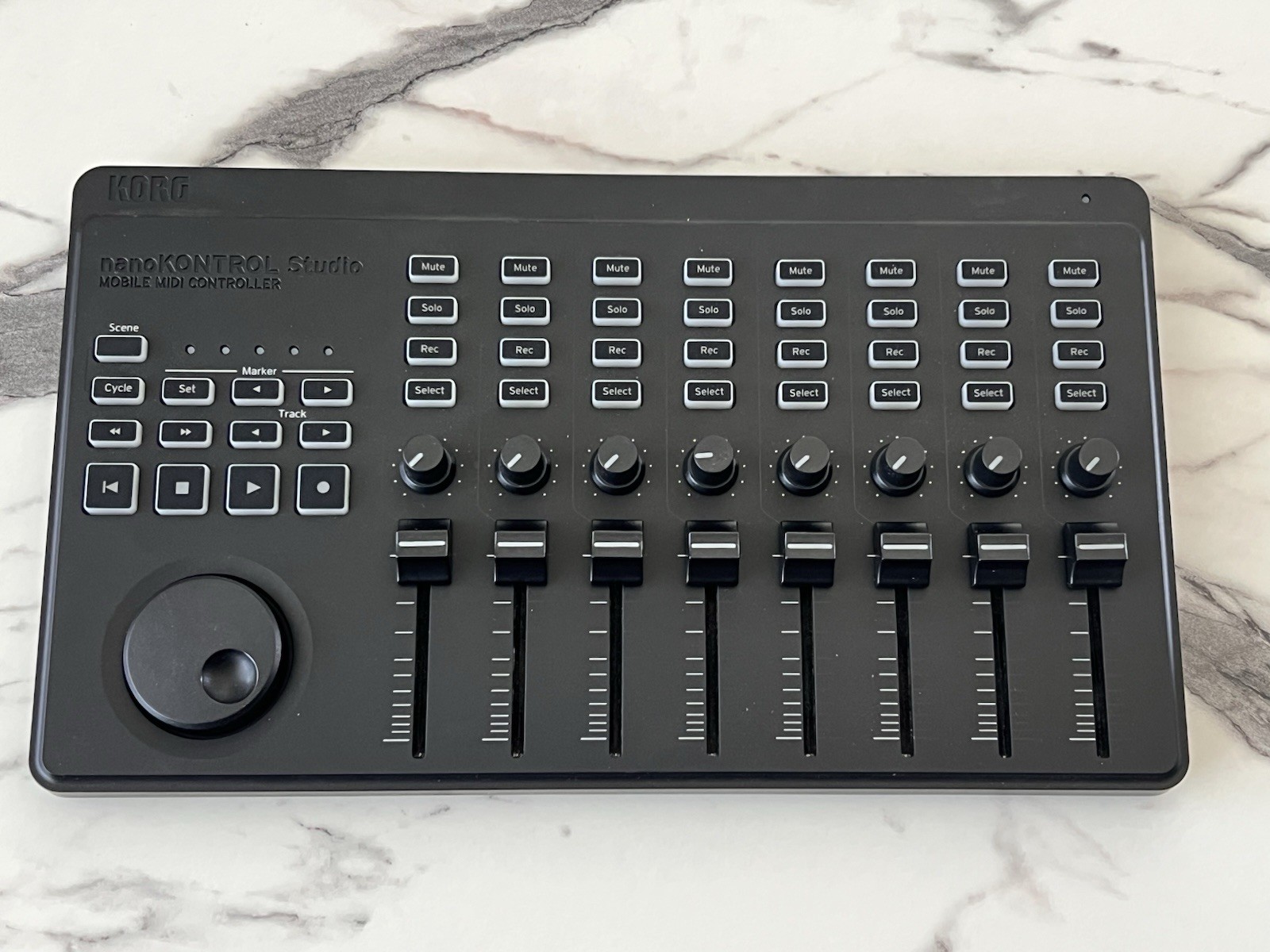 KORG Classic USB / Wireless All-in-One Mobile MIDI Controller nanoKONTROL Studio