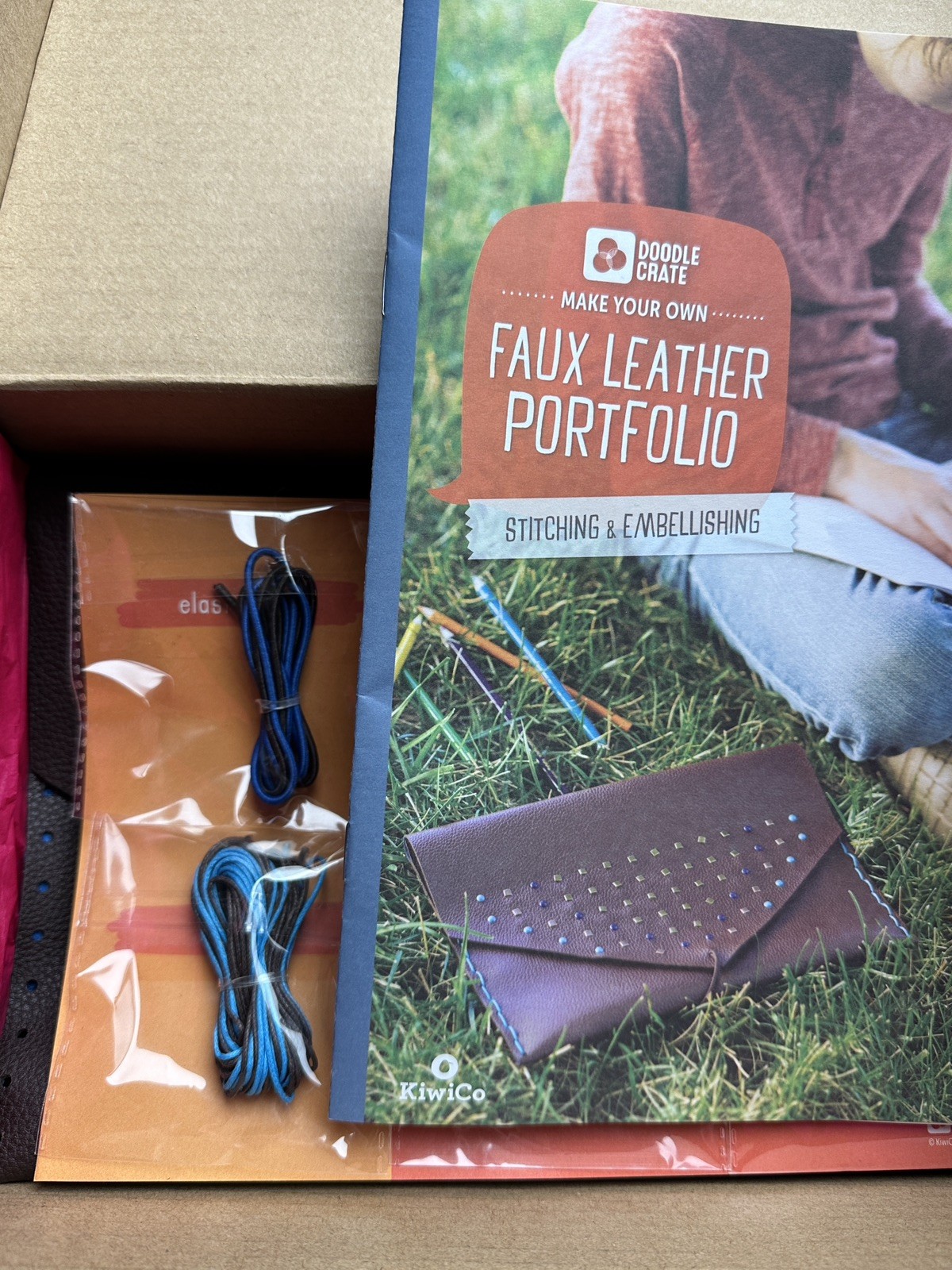 Kiwi Crate create Faux Leather PORTFOLIO kid craft art kit NEW 🎨 Doodle Crate