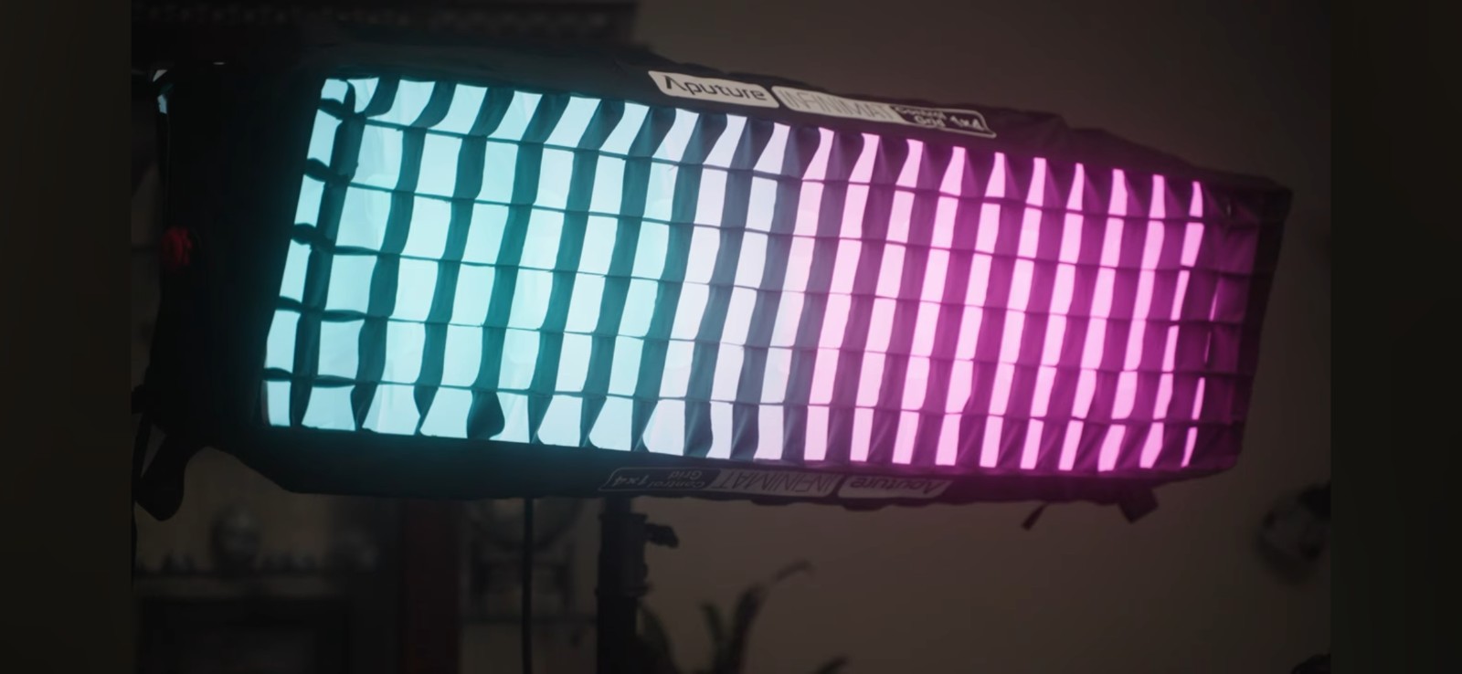 Aputure Infinimat 1x4 Softbox + Ballast