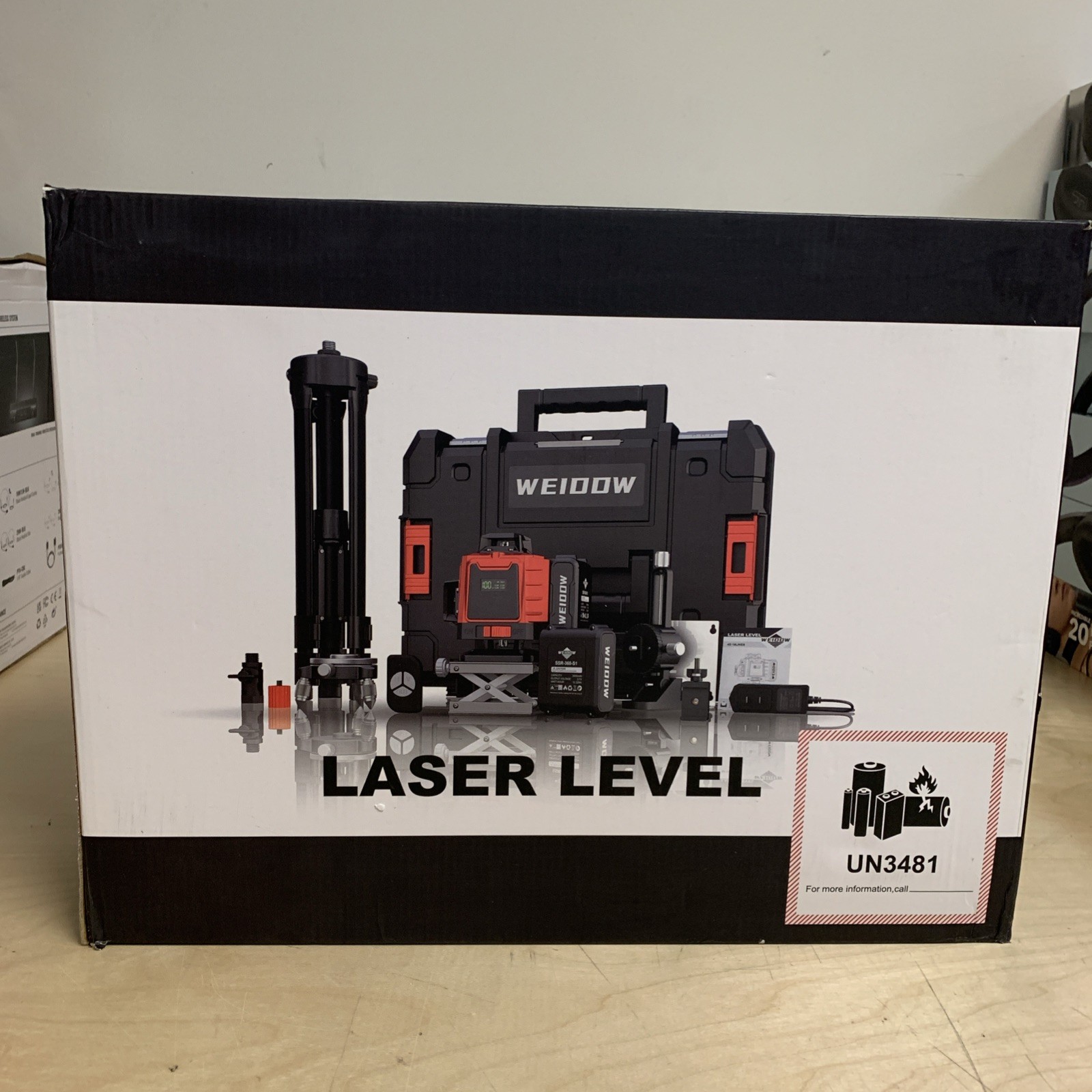 Laser Level With Tripod XL 2 Batteries