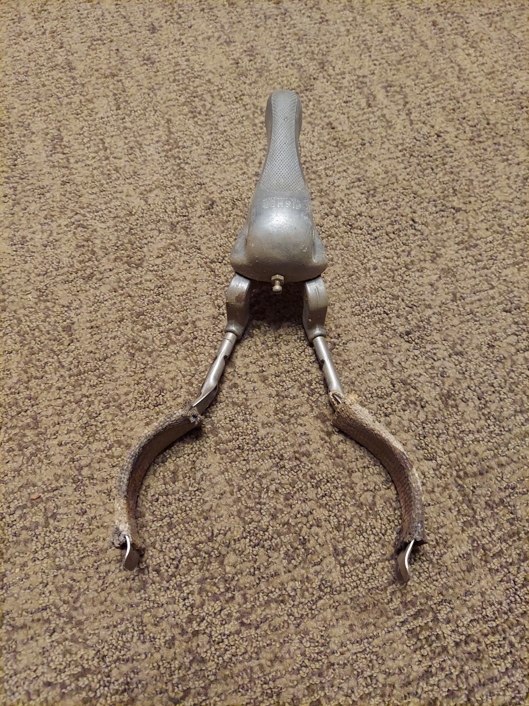 VTG Fisher Helping Hand Tongs - Clamps - Grabbers Glass Holder Collectible