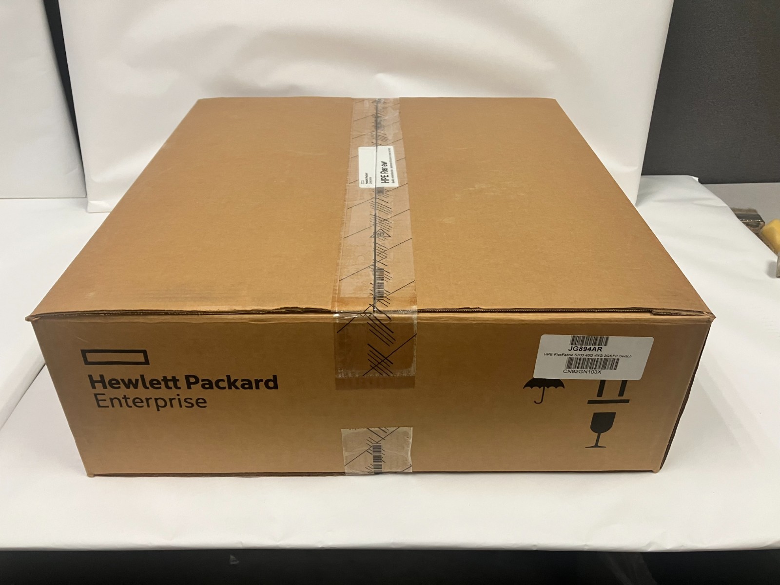 HPe JG894A FlexFabric 5700 48 Port  4xg 2QSFP+ Switch  - HP RENEW BOXED