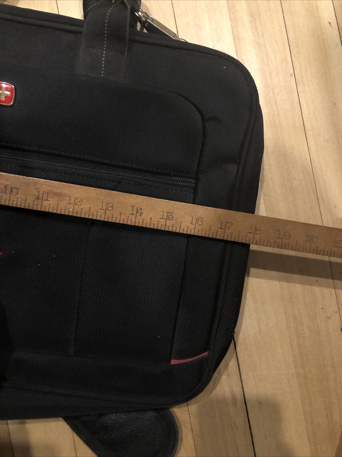 Swiss Gear Carrying Case for 17" Notebook - Black
