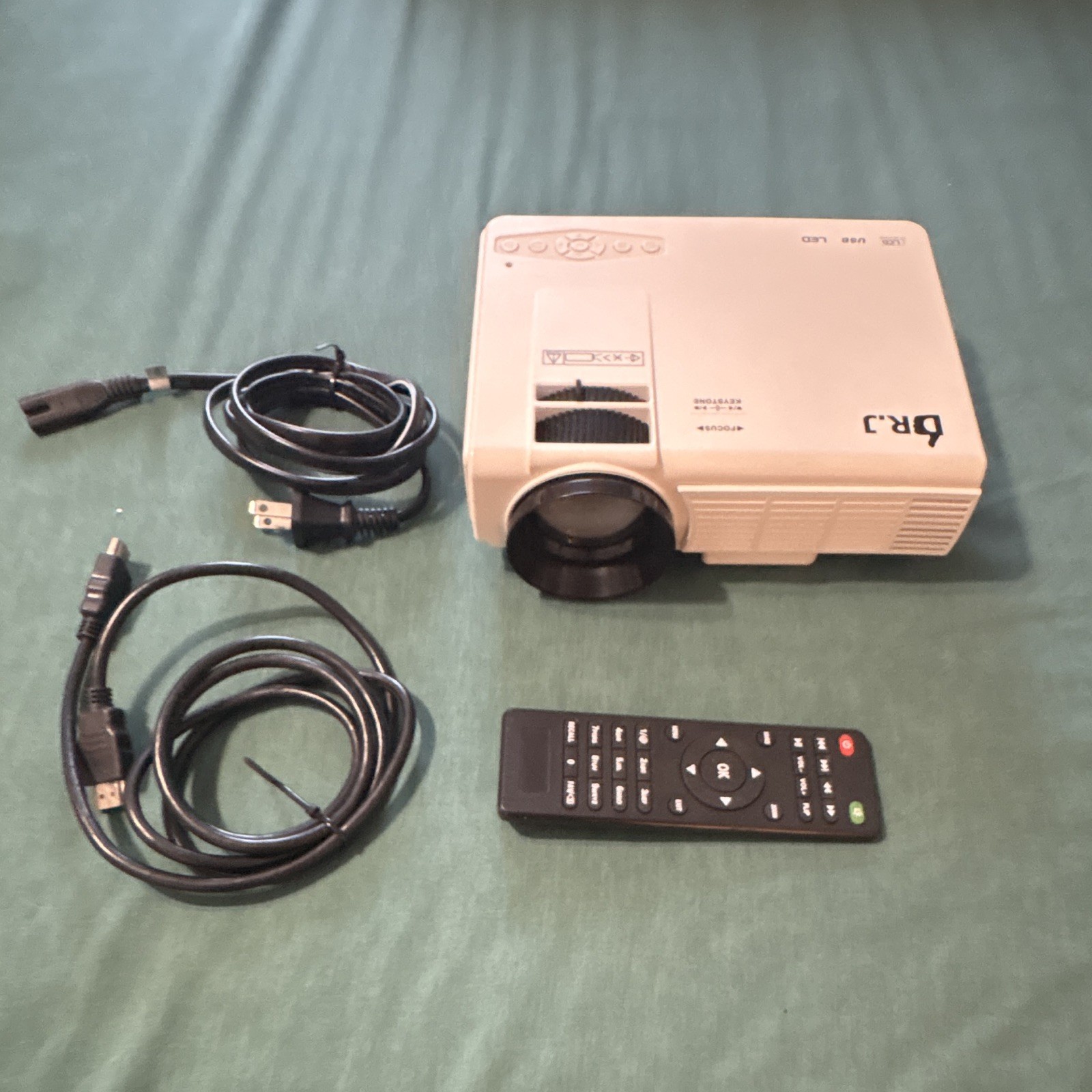DR.J HI-04 Mini LED Projector