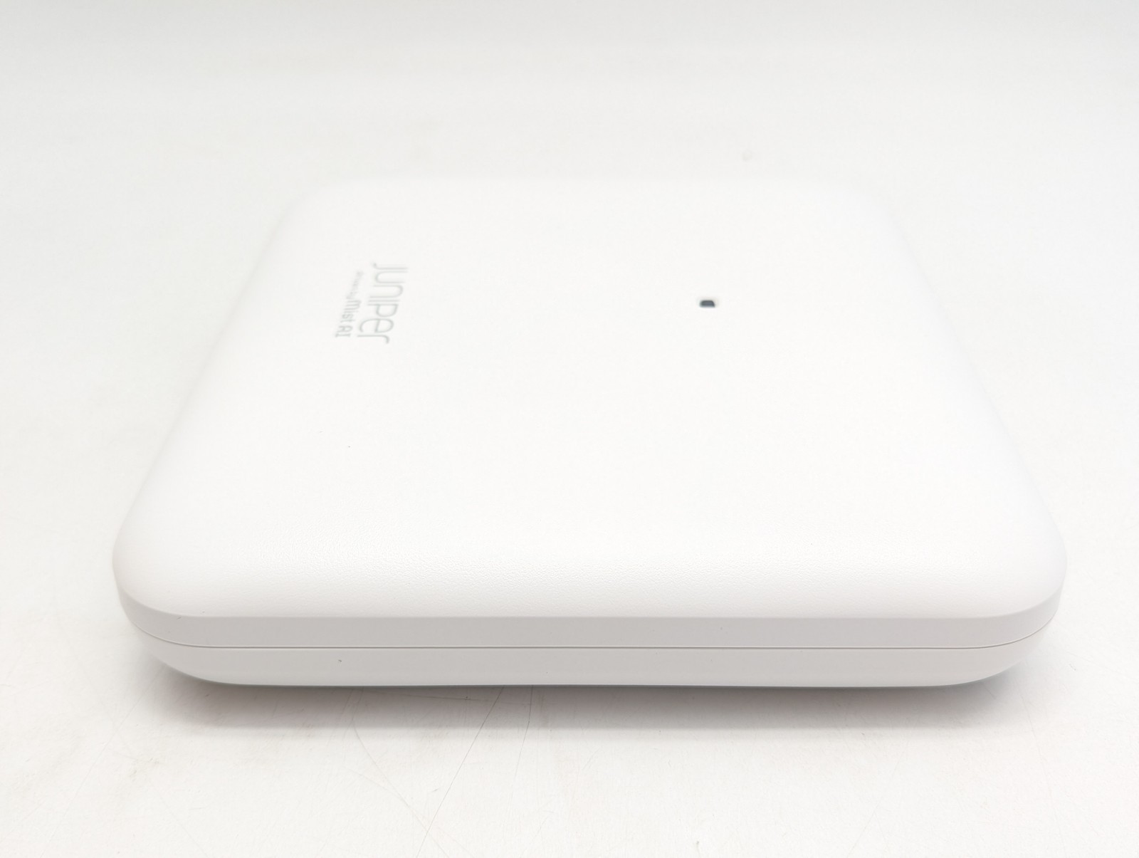 Juniper Networks AP32 High Performance 2-Port Access Point (AP32-US) - Unclaimed