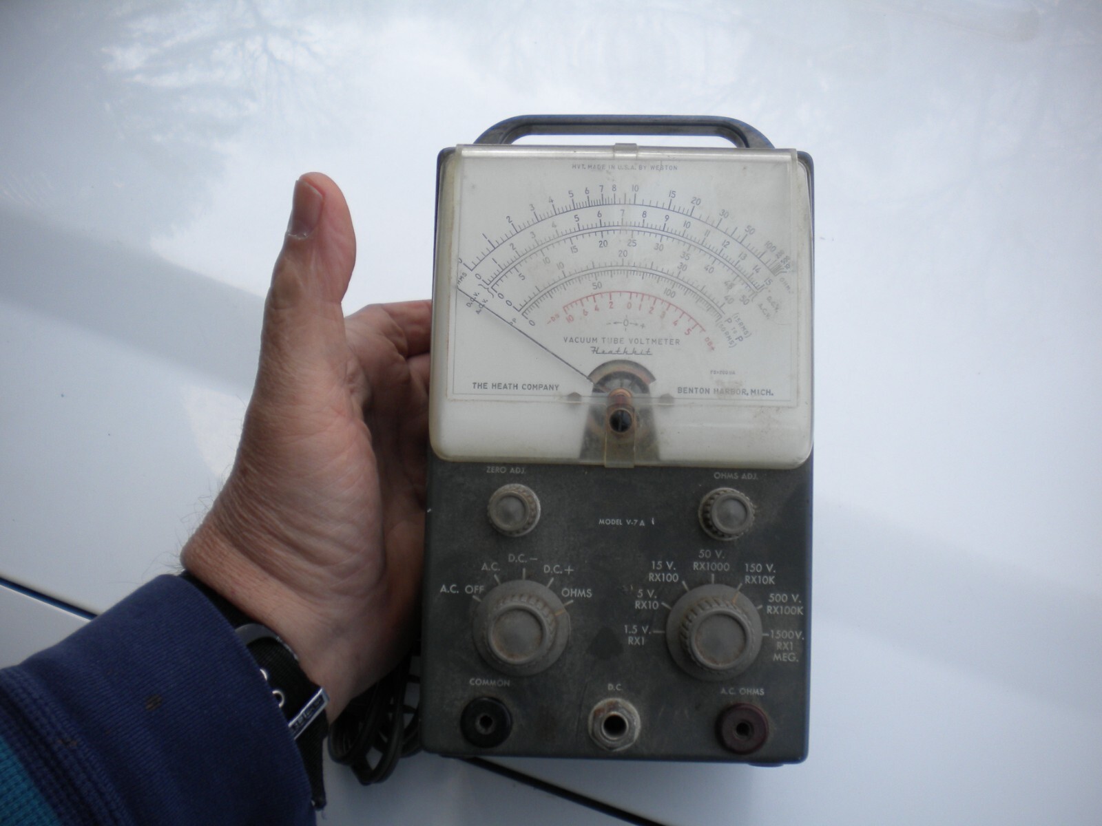 Vintage Heathkit v7a  Vacuum Tube Voltmeter  AC/DC RMS Tester