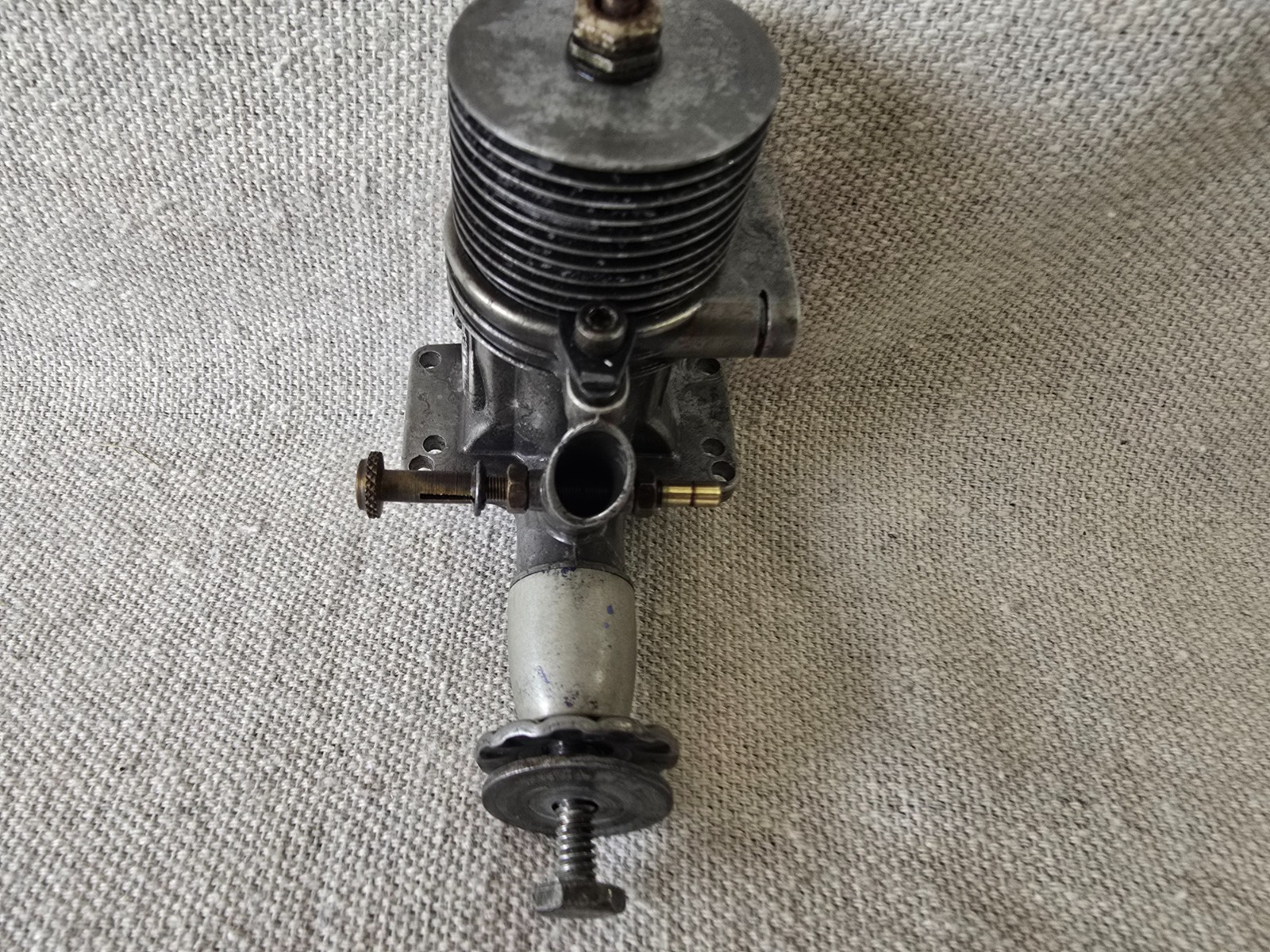 Vintage Mohawk Chief OK Cub 29 Model Airplane Engine