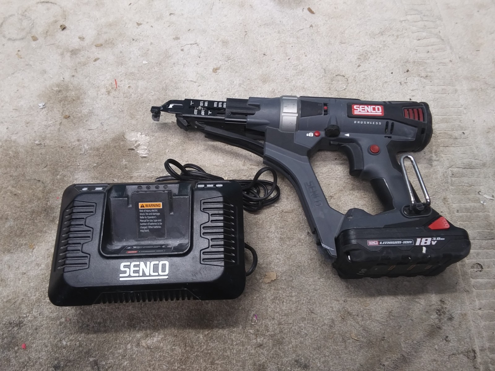 Senco DS322-18V Duraspin 2500 RPM Cordless Auto-Feed Screwdriver W/Battery