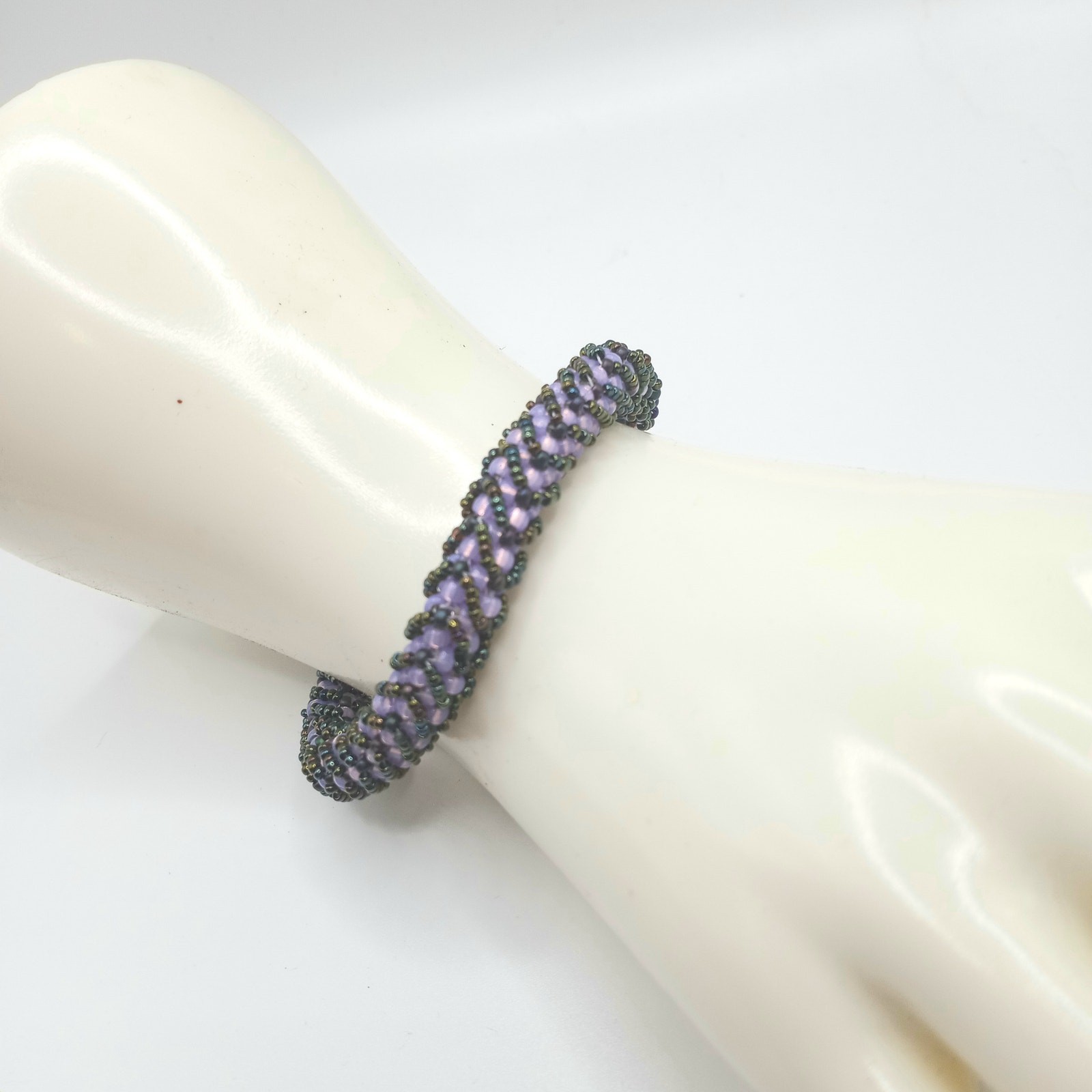 HANDMADE Violet Netted Rope Bracelet 7.5''