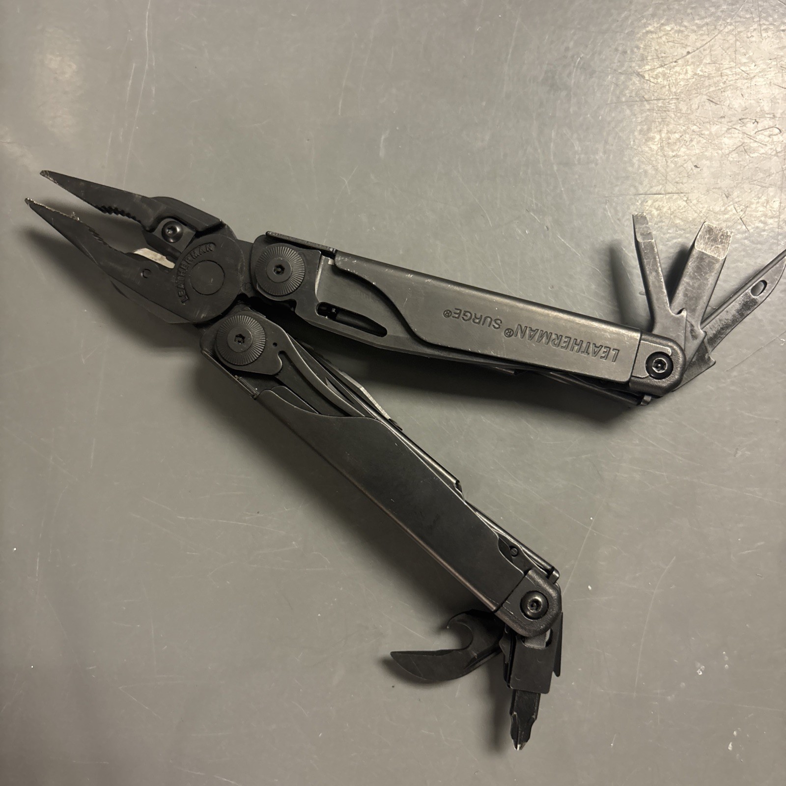 LEATHERMAN SURGE 19-In-1 Black Oxide Heavy Duty Multitool