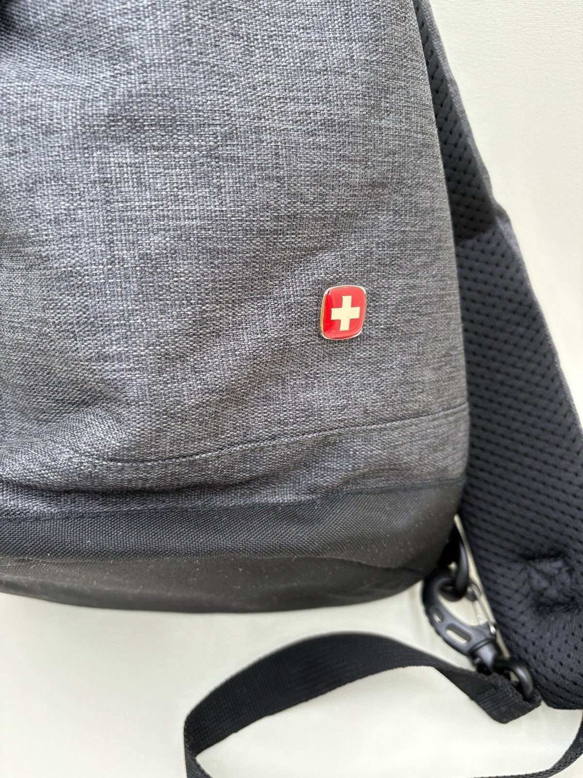 SwissGear Multi Section Vertical Bag Strap - Black Gray