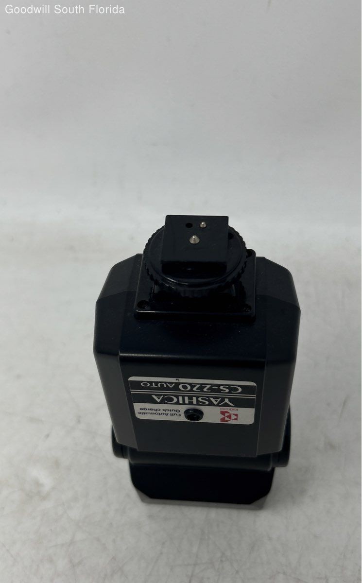 Yashica CS-220 Auto Black Full Automatic Quick Charge Camera Flash Not Tested