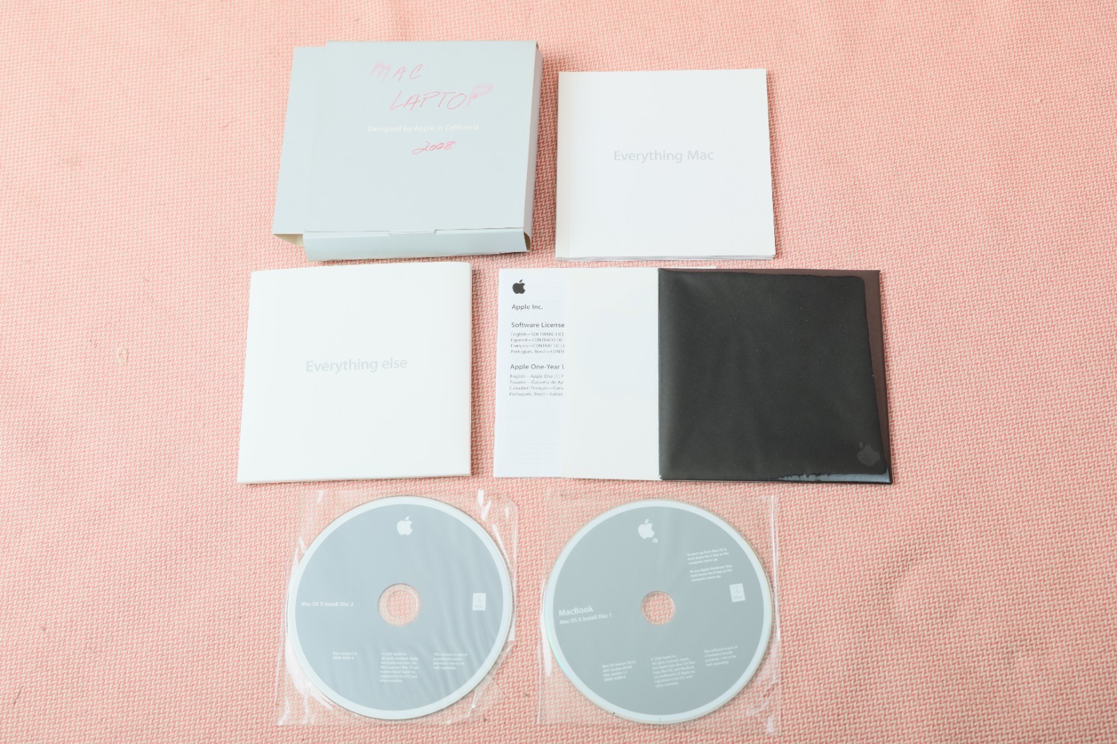 MacBook OS X 10.5.2 Install Disc 1 and 2 2008 2Z691-6209-A 2Z691-6195-A