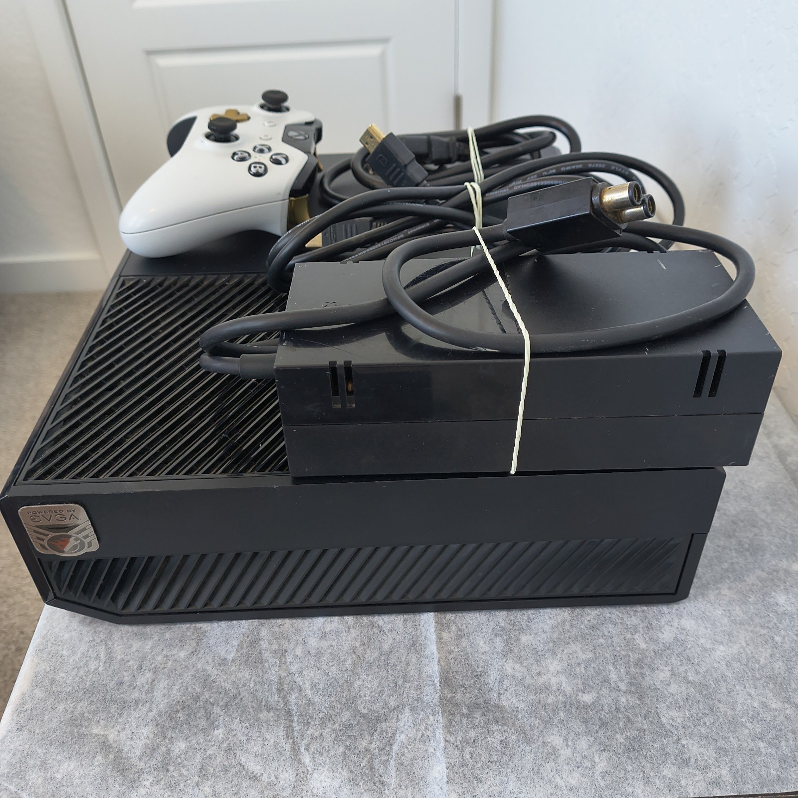 MICROSOFT XBOX ONE 1540 GAMING CONSOLE 500GB Working Great Condition