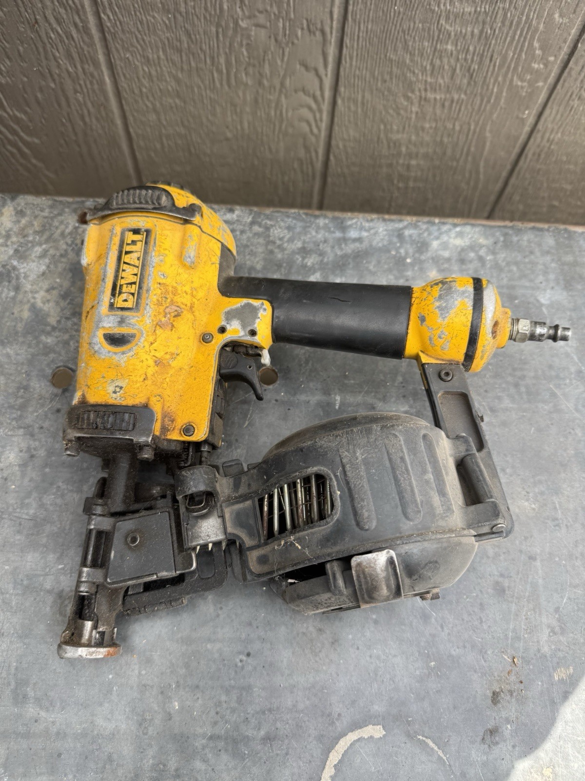 Dewalt D51321 Heavy Duty Pneumatic Coil Roofing Nailer, 3/4"-1-3/4"
