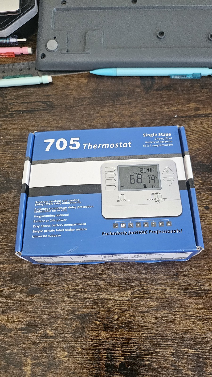Single Stage 1 Heat 1 Cool 705 Thermostat Programmable Wired Battery 5/1/1