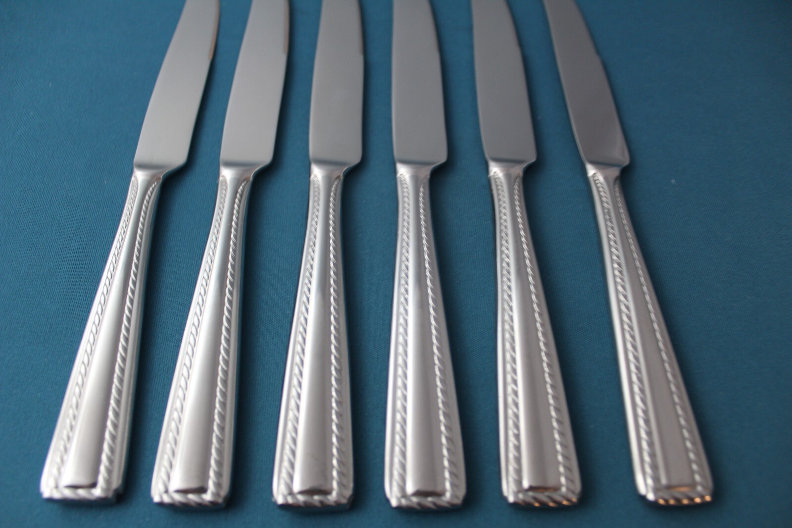Oneida FLOURISH Dinner Knives Solid (Set of 6) China LIGHT USE 9 1/2"