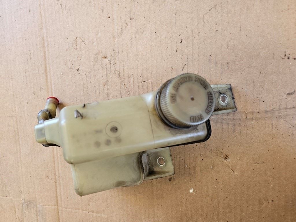 USED 2016 Mitsubishi Fuso Canter POWER STEERING RESEVOIR Ship los angeles F1C 3L