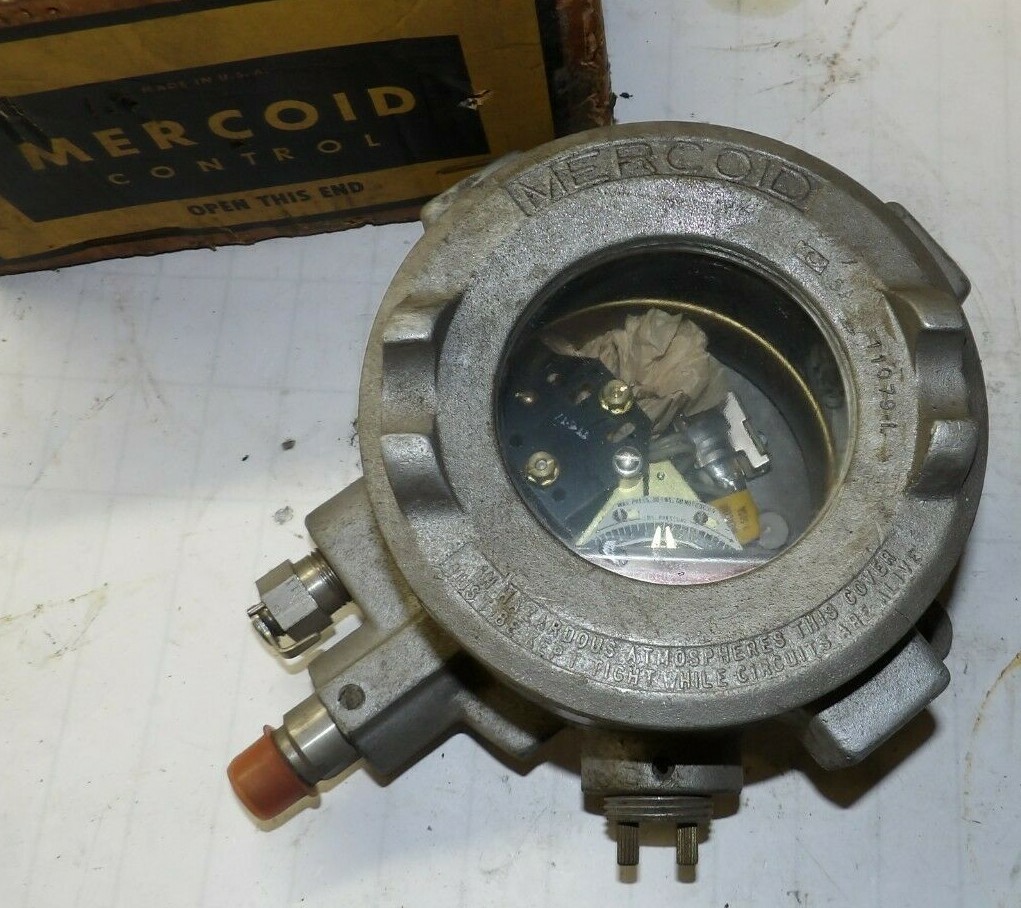NEW MERCOID EXPLOSION PROOF PRESSURE CONTROL SWITCH 115 VAC 230 VDC DAH31-2