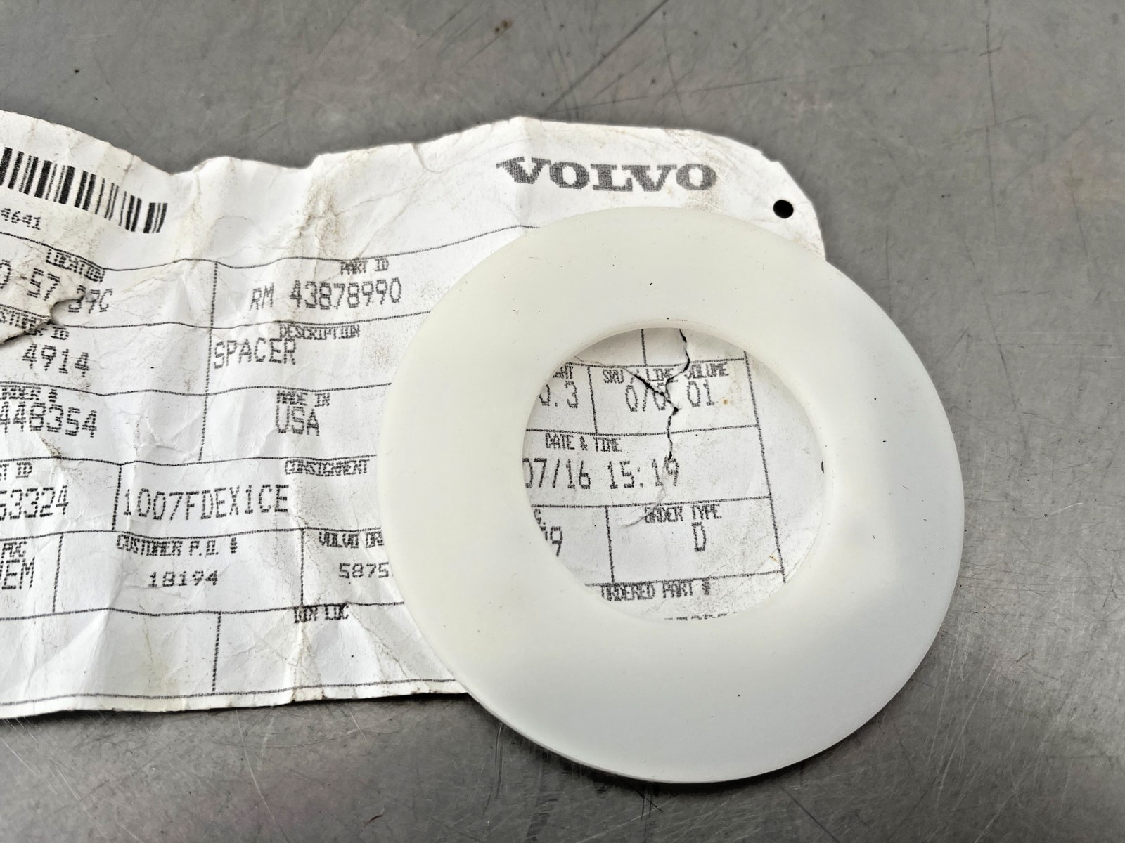 43878990  GENUINE  OEM  Volvo  SPACER   RM43878990