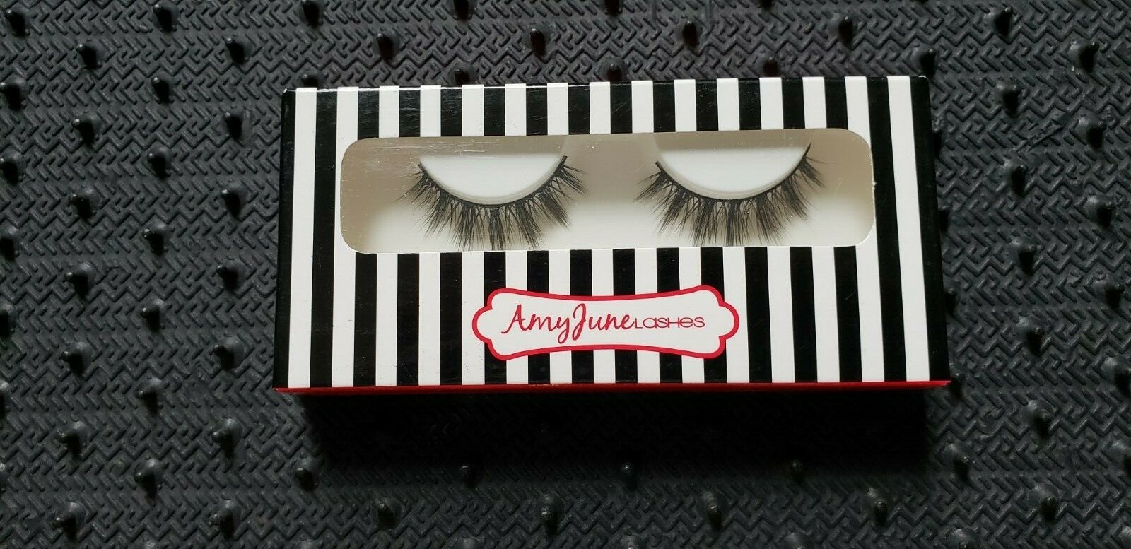 Amy June False Eye Lashes in Style Liz  New In Box