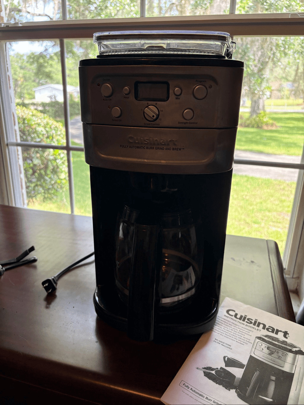 Cuisinart Burr Grind & Brew Coffeemaker, DGB-1400, good condition, 12 cup