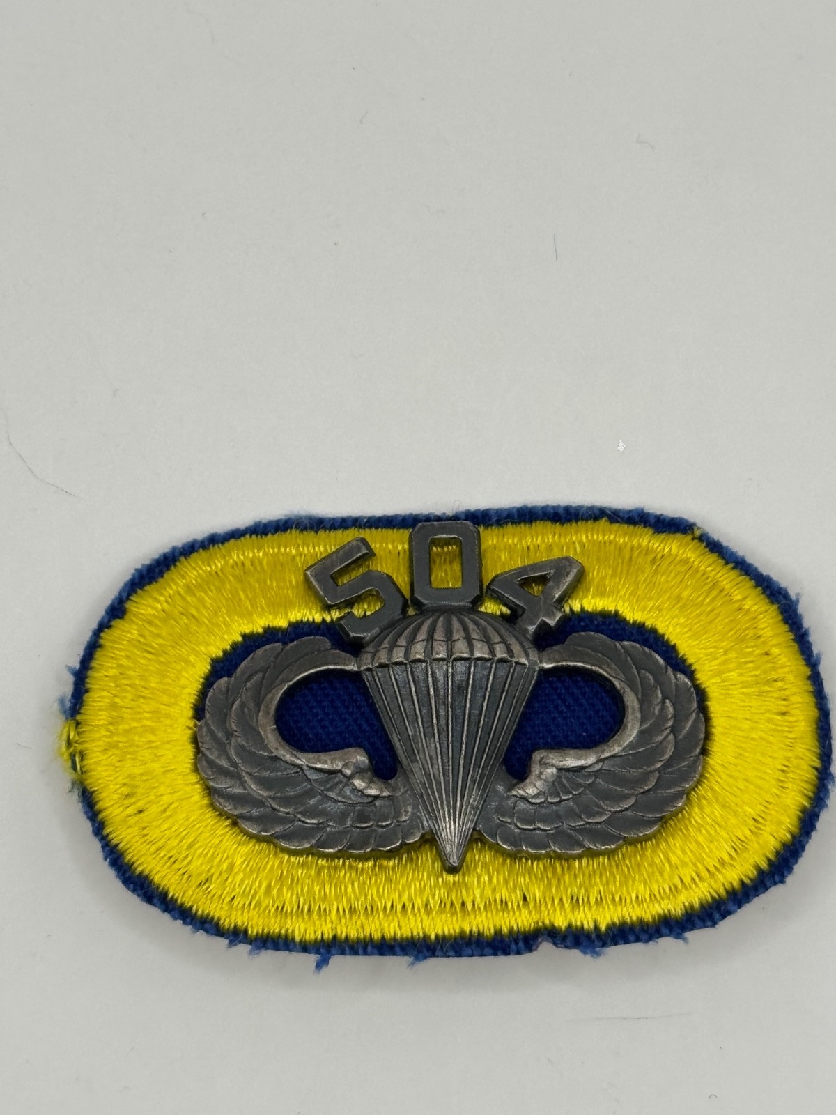 504th Parachute Infantry Regiment Oval Patch w/ Parachutist Badge