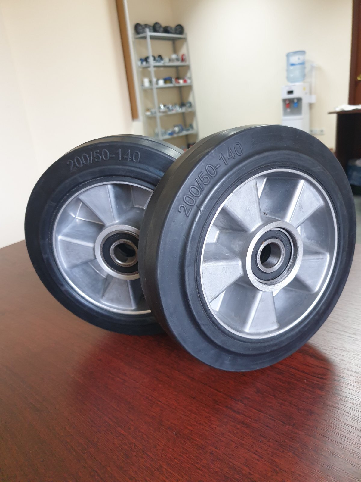 Aluminum wheel with rubber