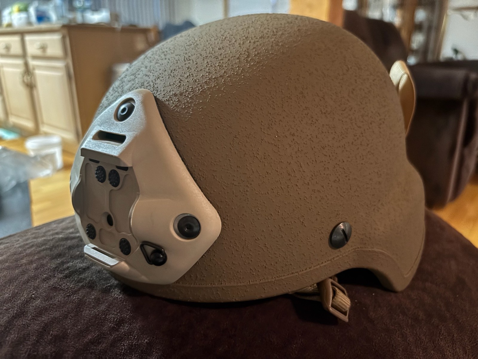 Recon Marine issued LWMCH (ACH) LARGE with pads straps Norotos 3 hole NVG shroud