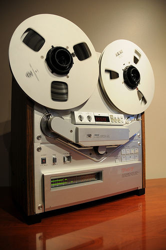 AKAI GX-747 REEL TO REEL SERVICE MANUAL 65 PAGES ON A CD SHIPPED IN A HARD CASE