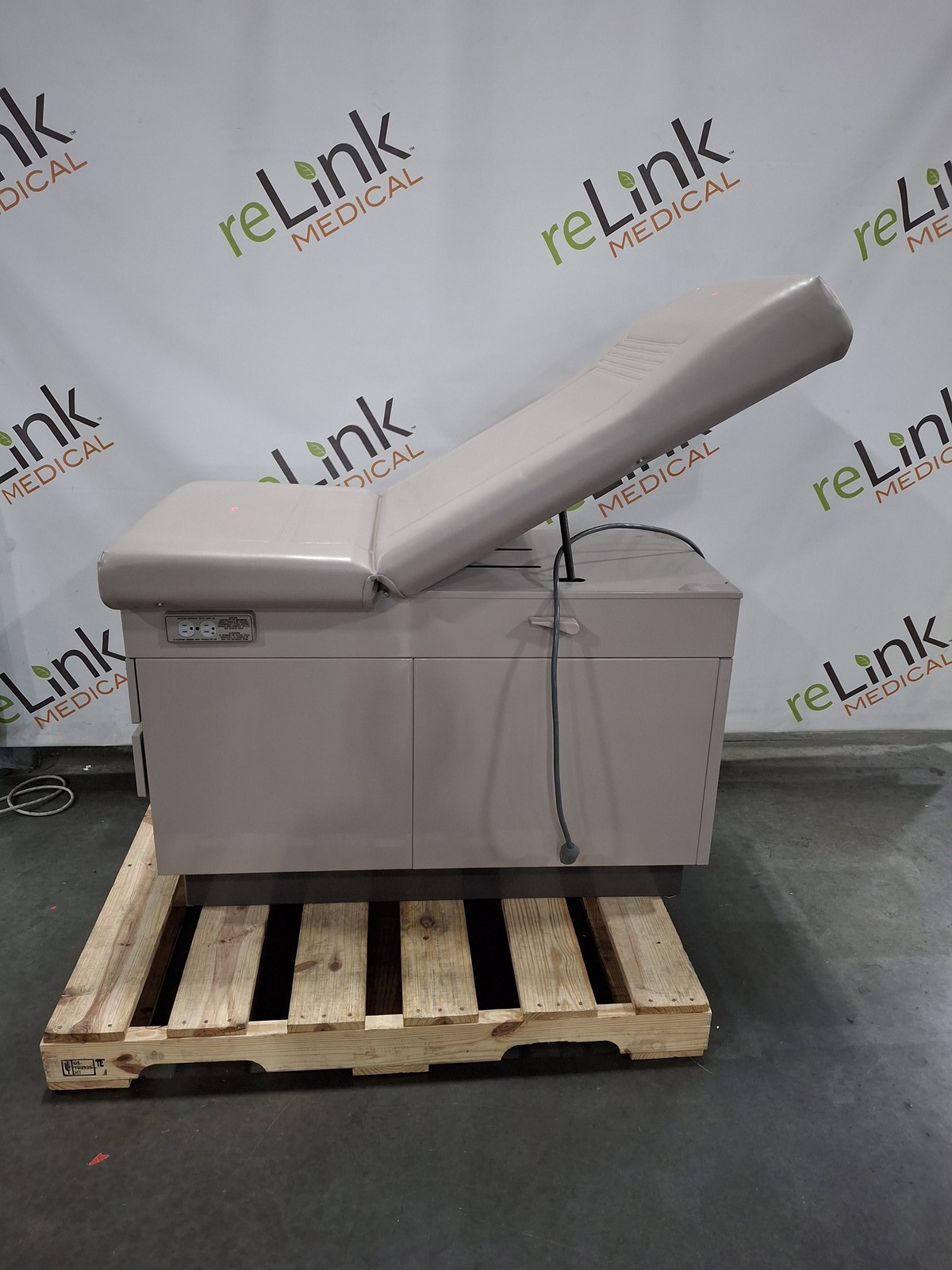 Midmark Ritter 100 Exam Table