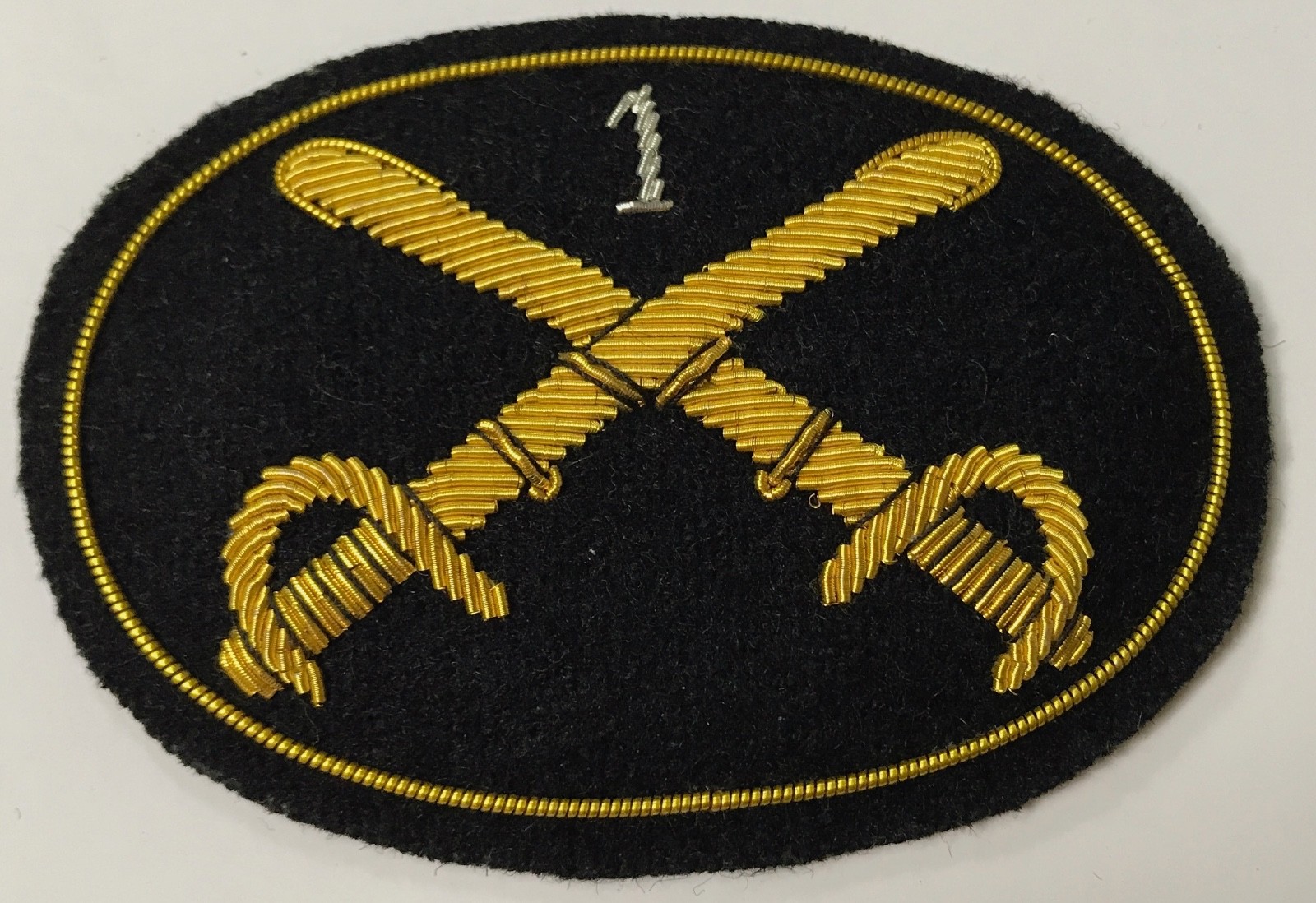 CIVIL WAR 1ST CAVALRY CROSSED SABERS HAT CAP KEPI INSIGNIA-SMALL