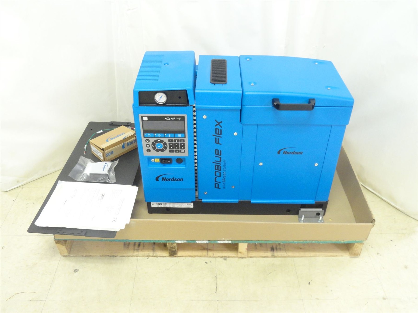 246700 New-No Box; Nordson PBF240-T15-HOD-FW-6H-P1-XXX-I-XX Flex Melter 8552515
