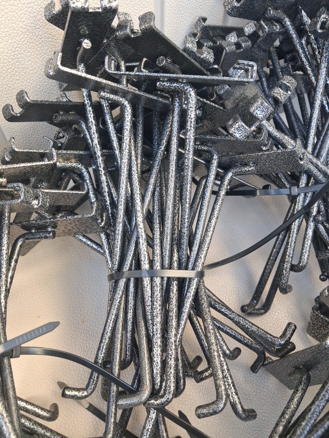 100 Pc 8 Inch Gridwall Hooks Heavy Duty Powder Coated High End